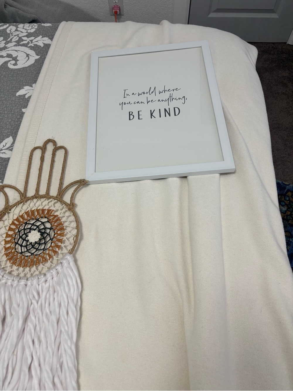 Wall art/ decor lot